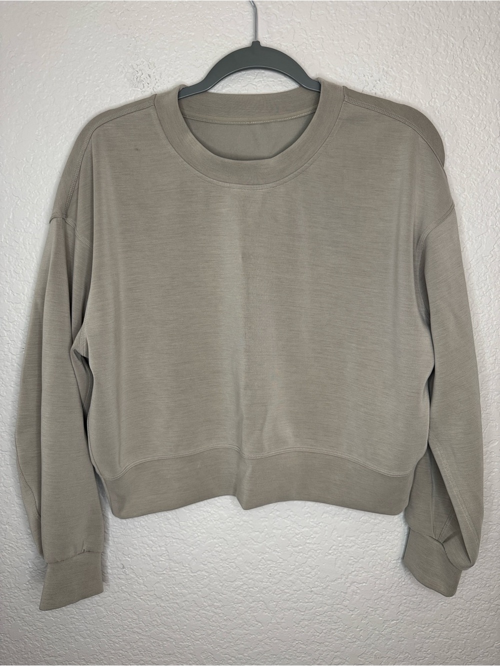 Lululemon Softstreme Oversized Cropped Crew Sweatshirt Pullover Sz 4 Grey Beige - Picture 3 of 7